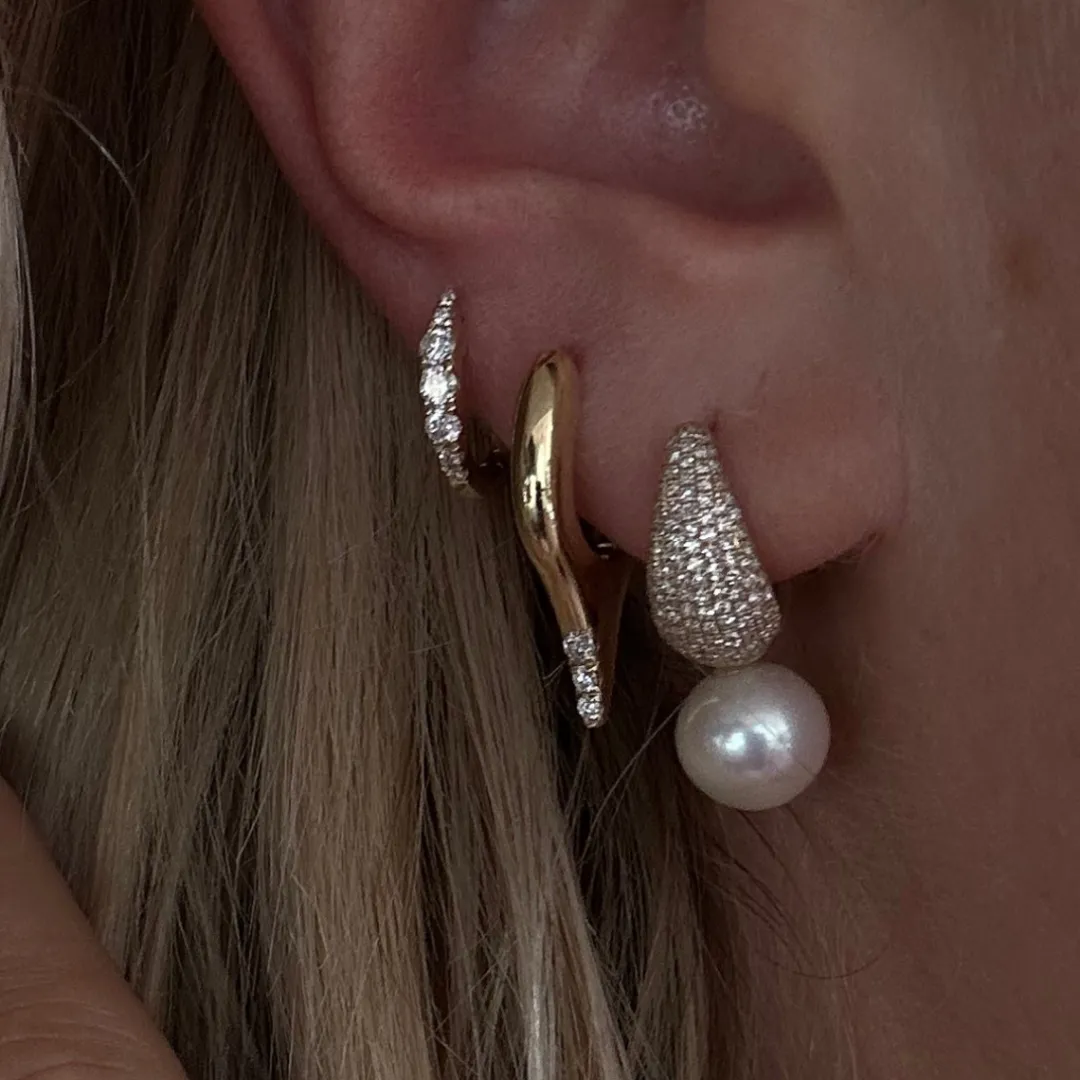 chubby_diamond_pav_amp_pe_1.webp Mama Bijoux Chubby Diamond Pavé & Pearl Drop Earrings Discount