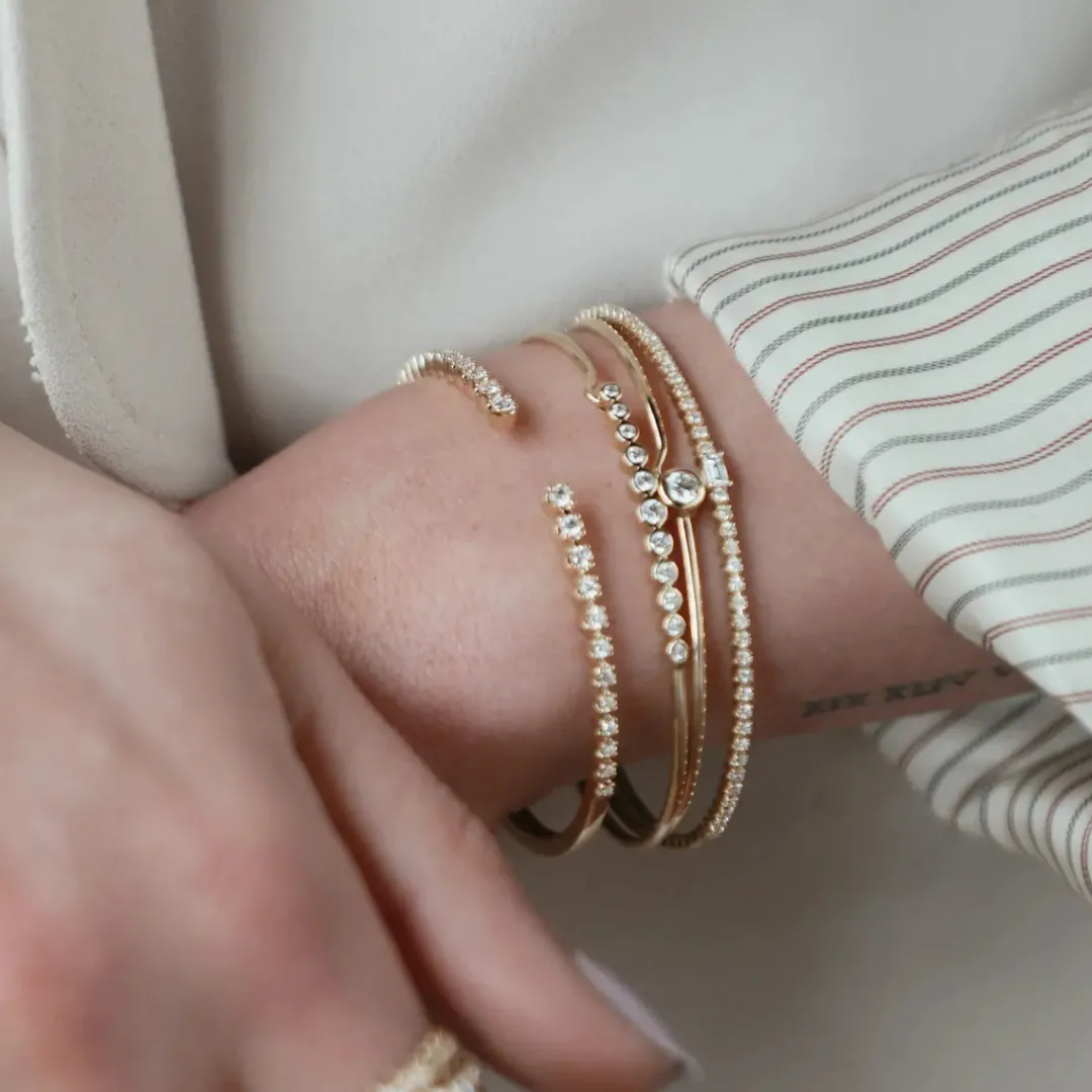 diamond_bezel_graduated_r_1.webp Mama Bijoux Diamond Bezel Graduated Round Wire Bangle Discount