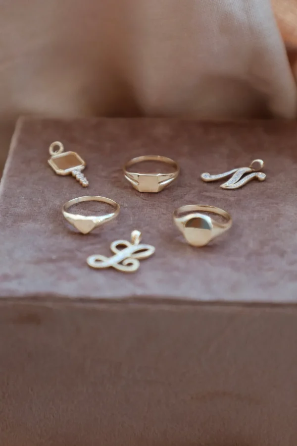 Mama Bijoux Gold Square Shaped Signet Ring Hot