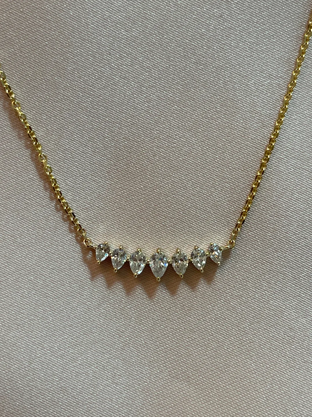 la_princesse_grande__pear_5.webp Mama Bijoux La Princesse Grande - Pear Shaped Diamond Necklace Best