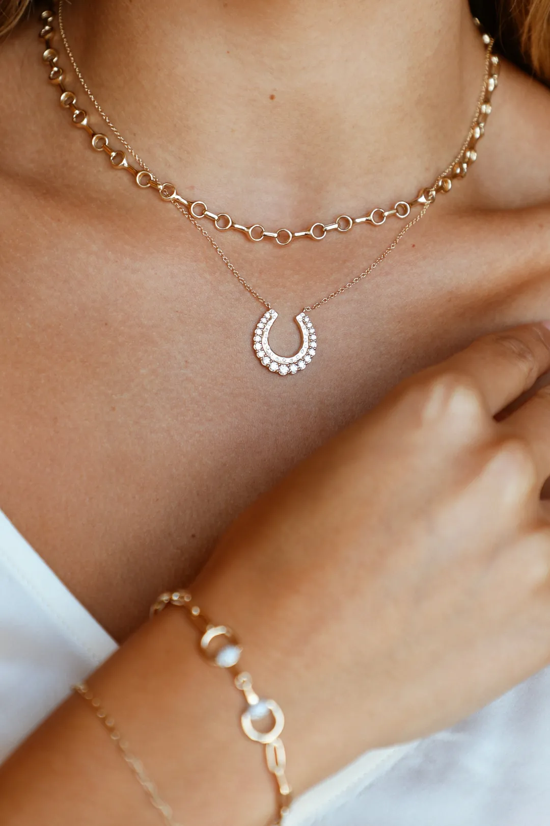 lucky_horseshoe_necklace_2.webp Mama Bijoux Lucky Horseshoe Necklace Outlet