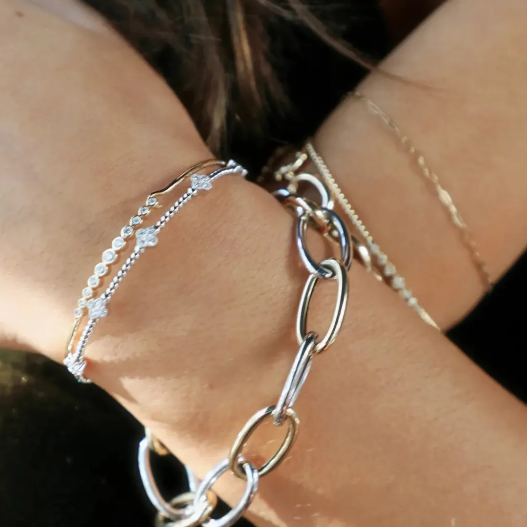 mini__diamond_four_leaf_c_4.webp Mama Bijoux Mini 5 Diamond Four Leaf Clover Flexible Bangle Hot