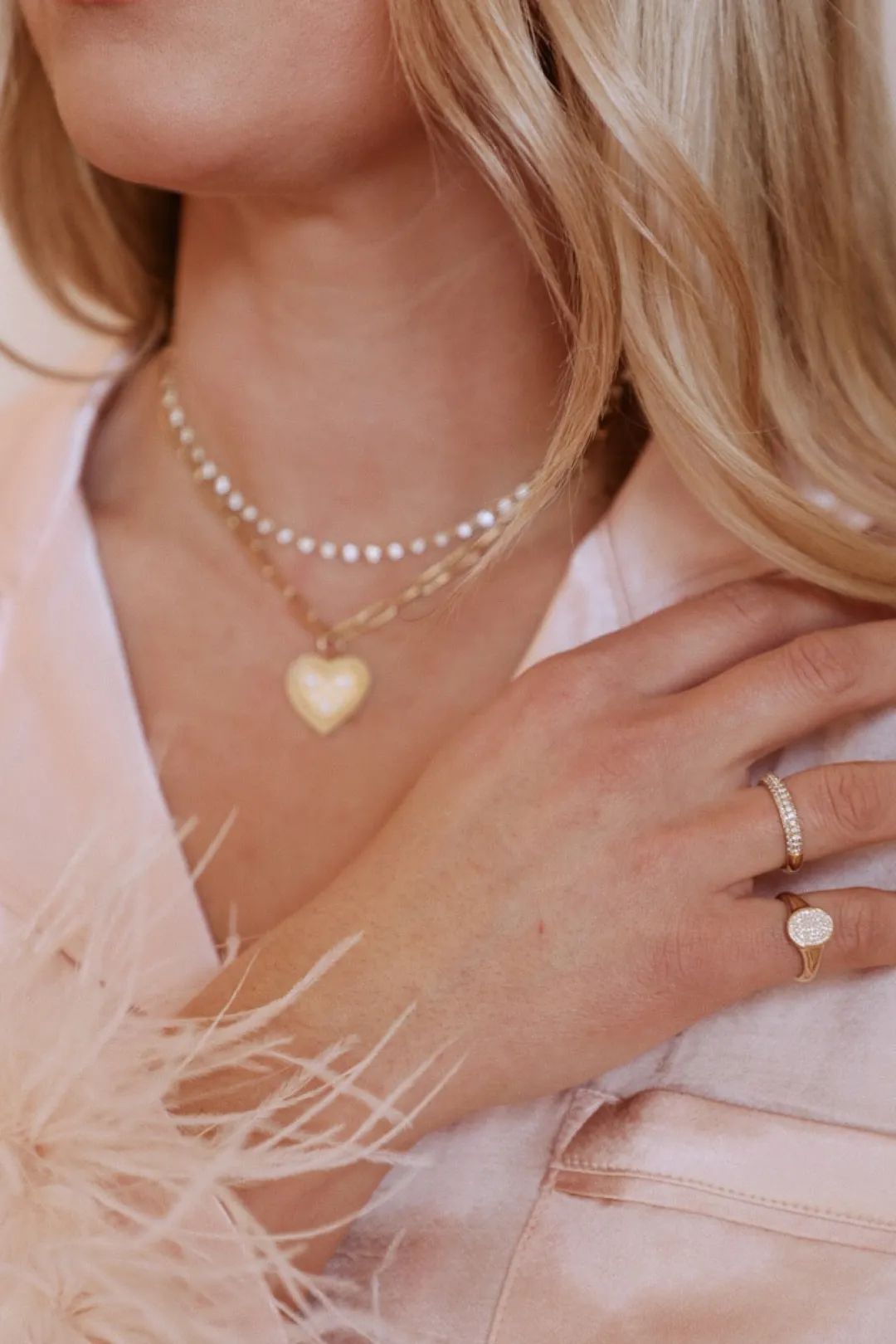 oval_pav_diamond_signet_r_5.webp Mama Bijoux Oval Pavé Diamond Signet Ring Fashion